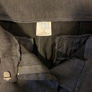 Gray dress slacks. Only worn twice. 41in long